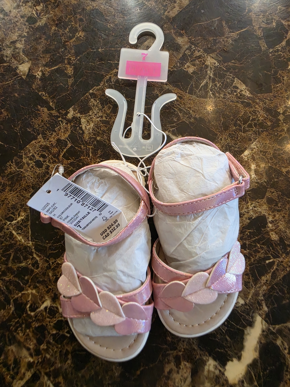 🔥 NWT The Children's Place Shimmery Pink Heart Strap Sandals (Size: 7c)